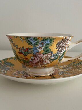 Park Chateau Yellow Floral Gold Trim Porcelain Tea Cup & Saucer Set - NEW